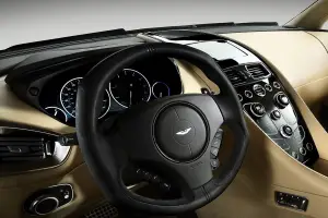 Aston Martin Vanquish 2012 nuove immagini