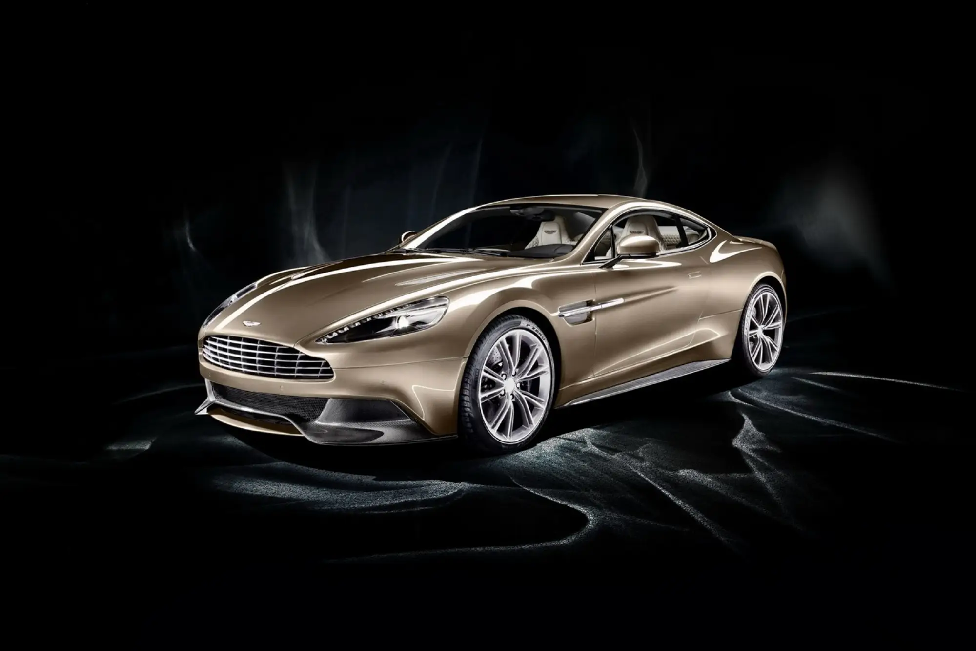 Aston Martin Vanquish 2012 nuove immagini - 45