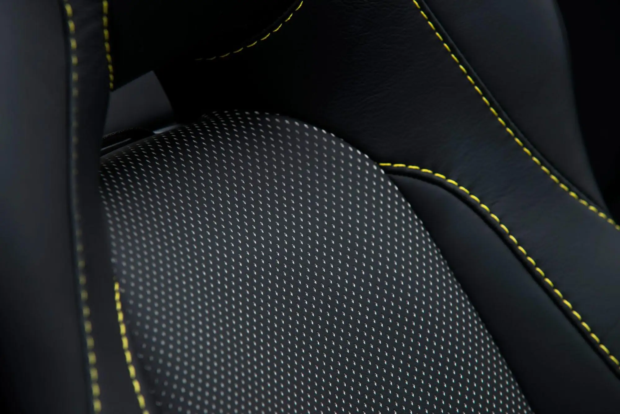Aston Martin Vanquish 60th Anniversary Limited Edition - 9