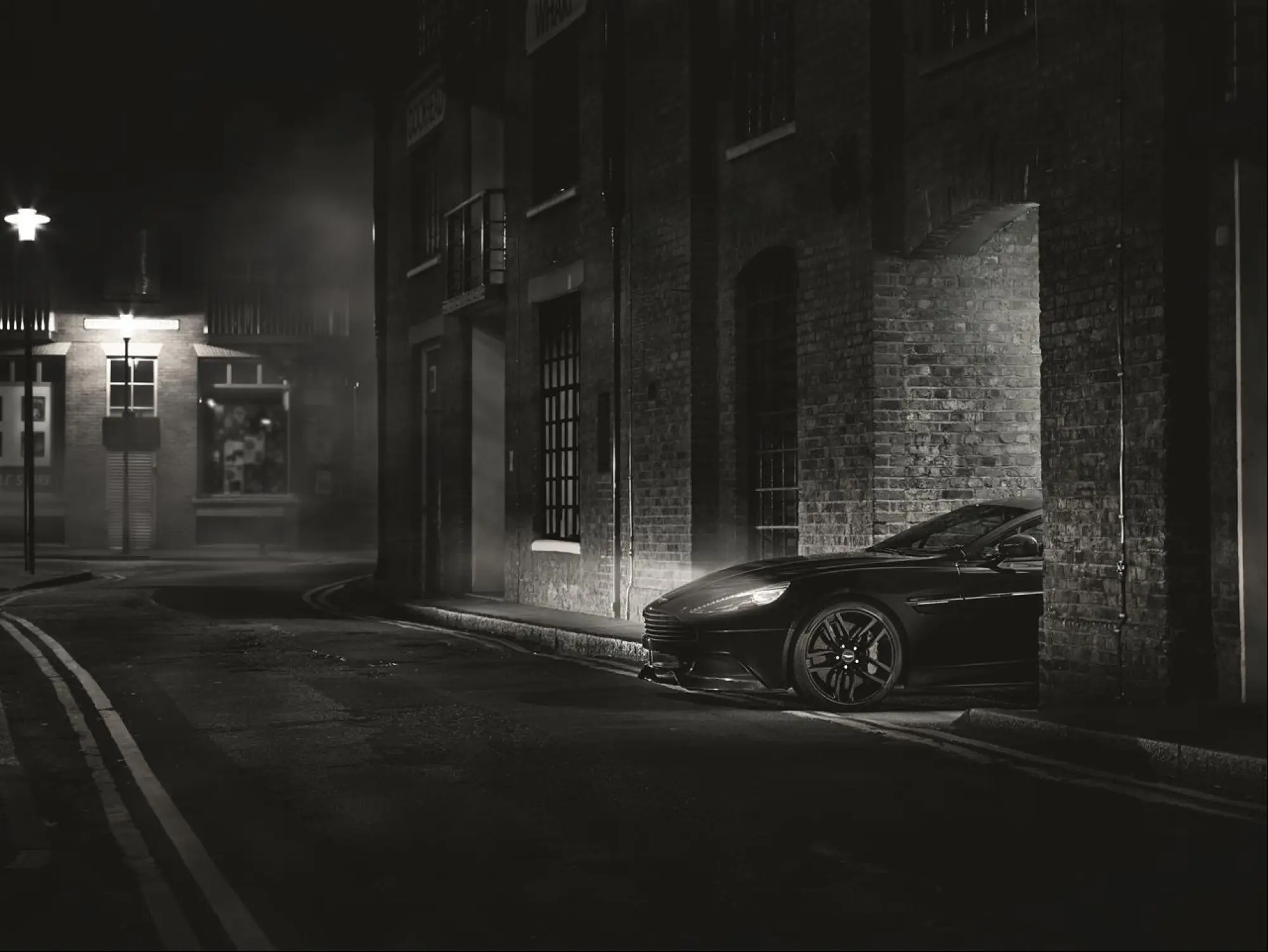 Aston Martin Vanquish Carbon Edition - 6