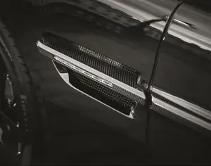 Aston Martin Vanquish Carbon Edition - 9