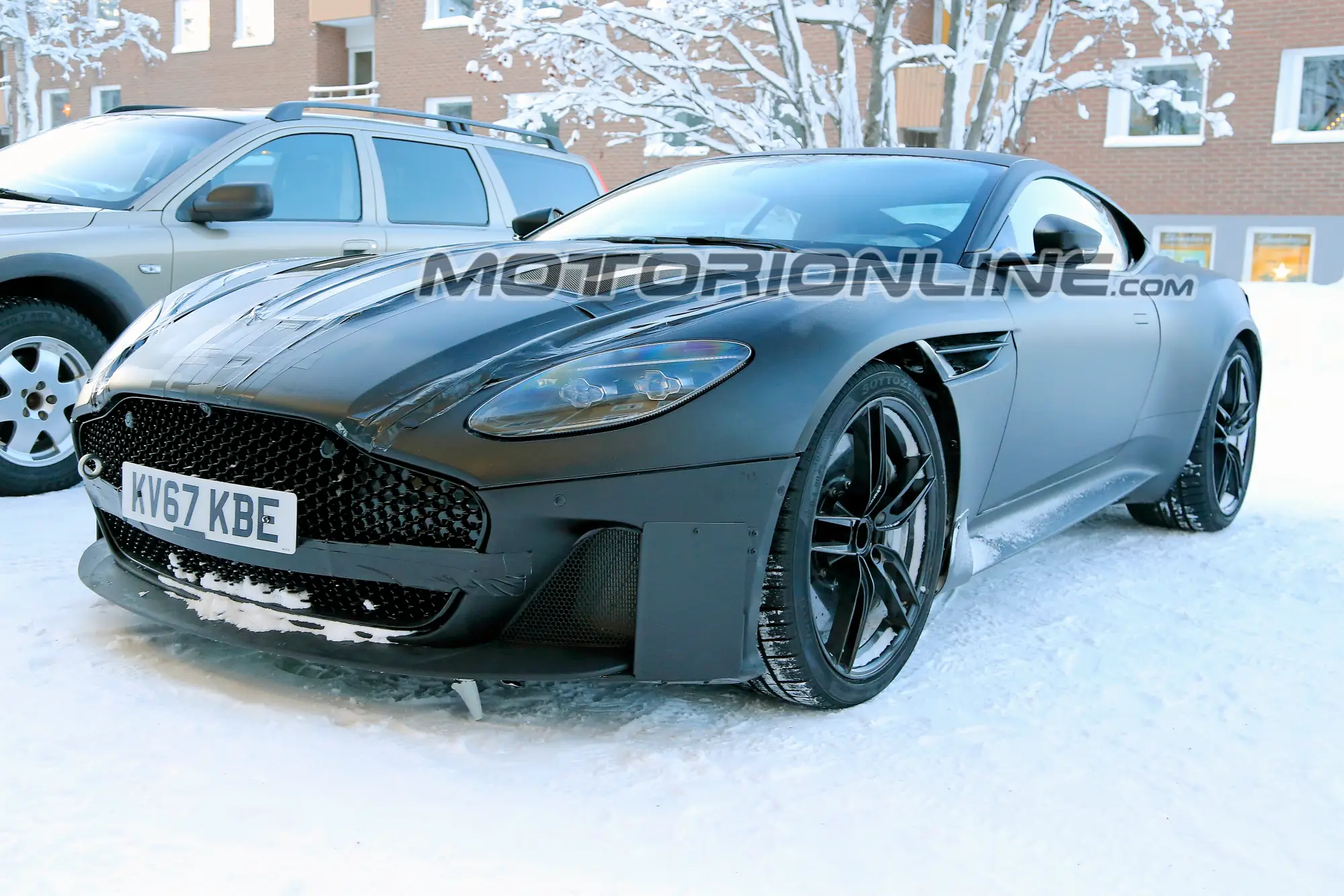 Aston Martin Vanquish MY 2019 foto spia 14 dicembre 2017 - 2