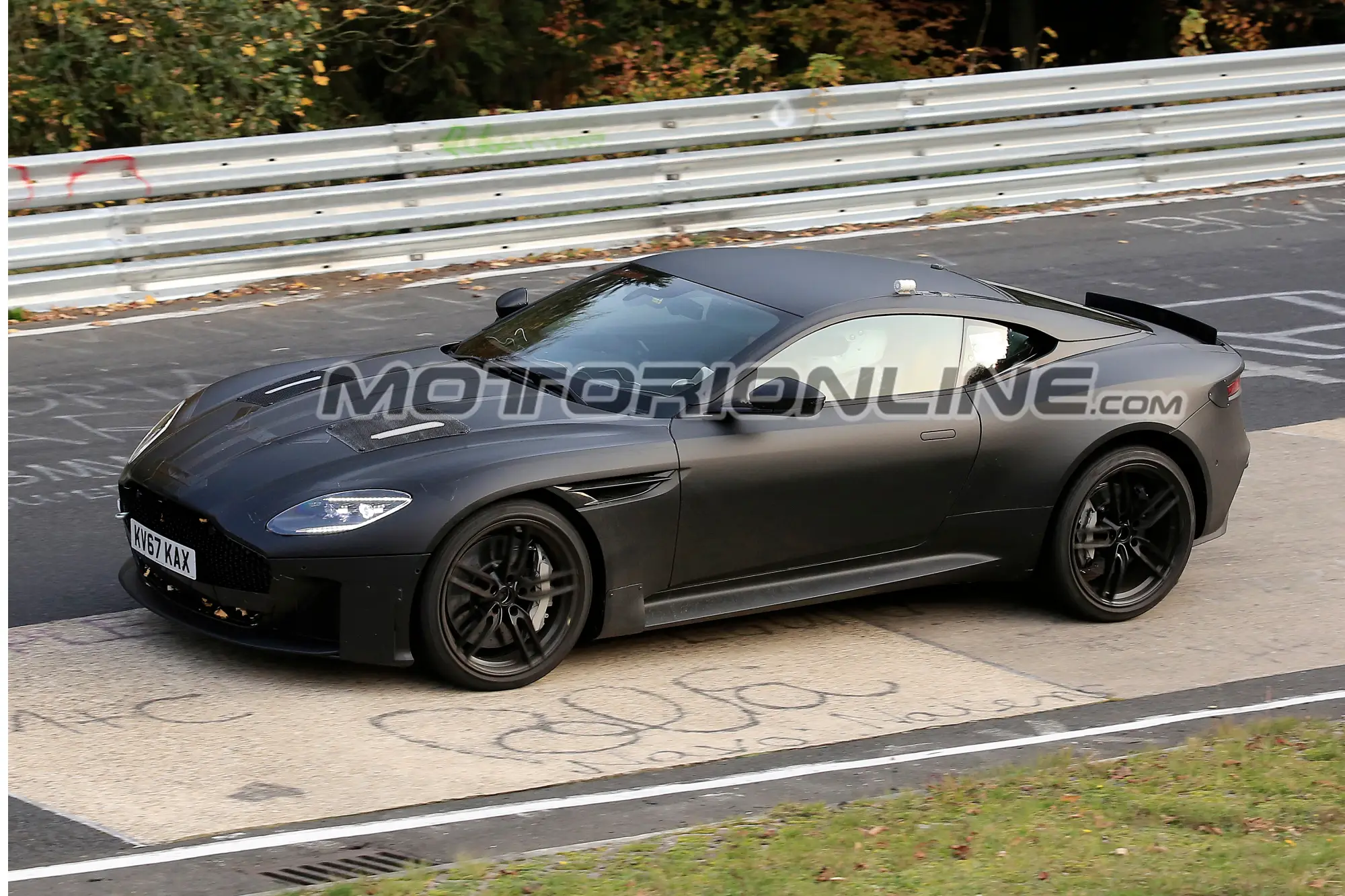 Aston Martin Vanquish MY 2019 foto spia 18 Ottobre 2017 - 2