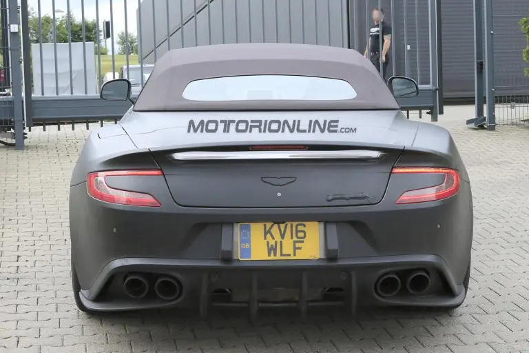 Aston Martin Vanquish S 2017 - Foto spia 12-07-2016 - 12