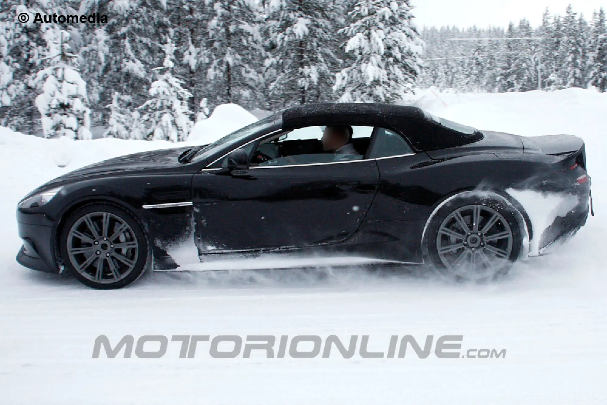 Aston Martin Vanquish Volante - Foto spia 16-02-2013 - 3