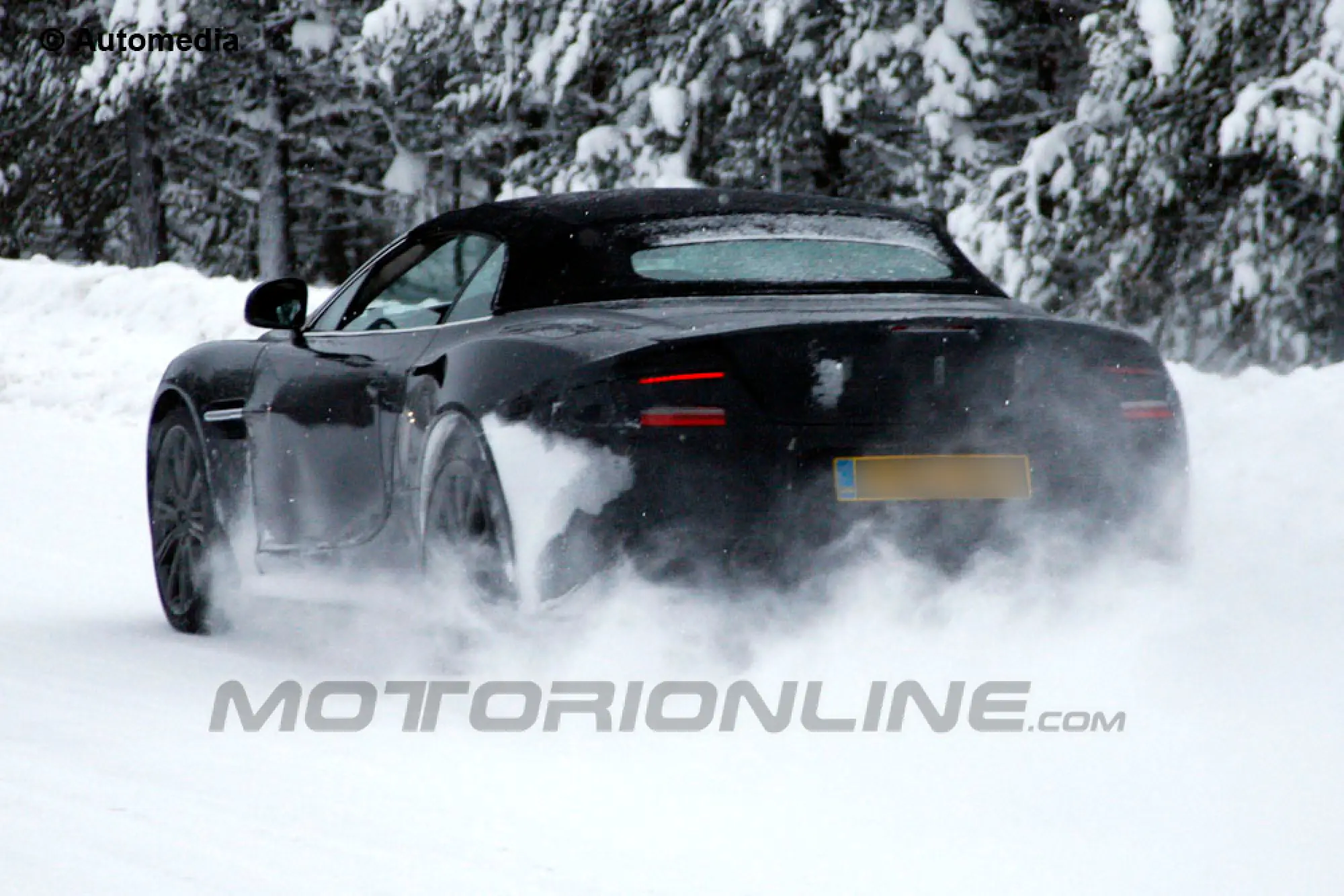 Aston Martin Vanquish Volante - Foto spia 16-02-2013 - 5