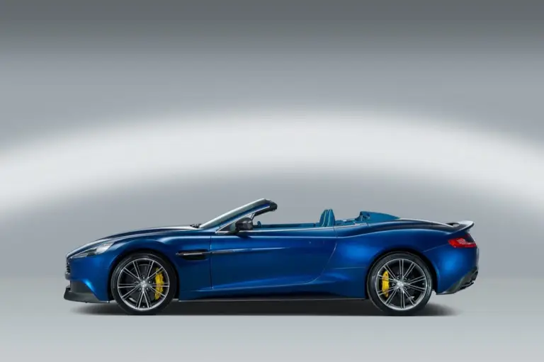 Aston Martin Vanquish Volante - Foto ufficiali - 12