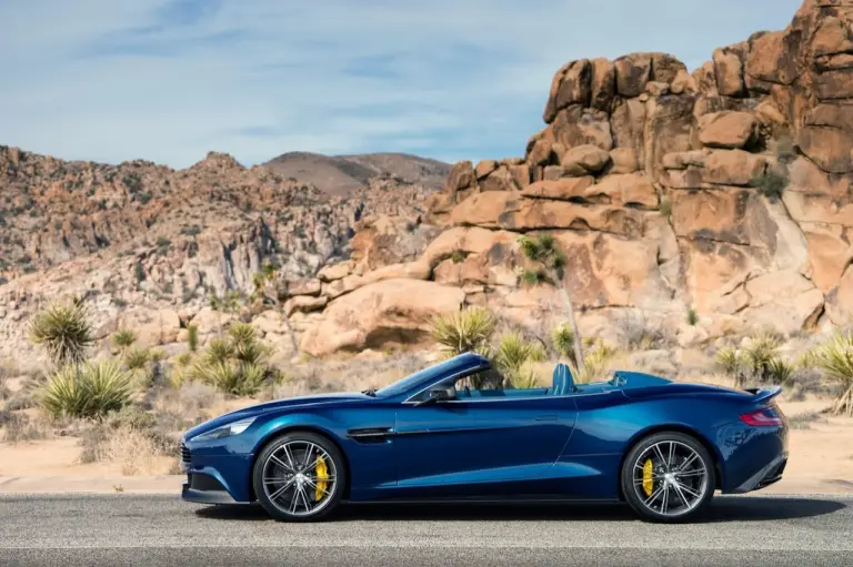 Aston Martin Vanquish Volante - Foto ufficiali - 40