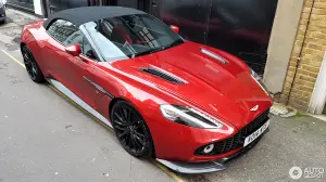 Aston Martin Vanquish Zagato Volante in strada