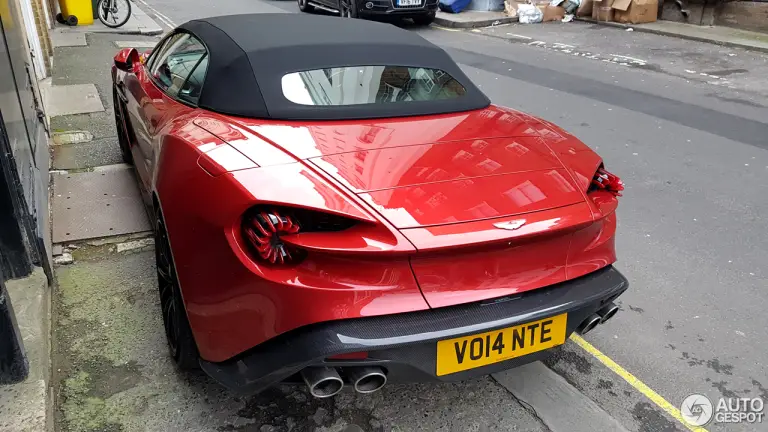 Aston Martin Vanquish Zagato Volante in strada - 8