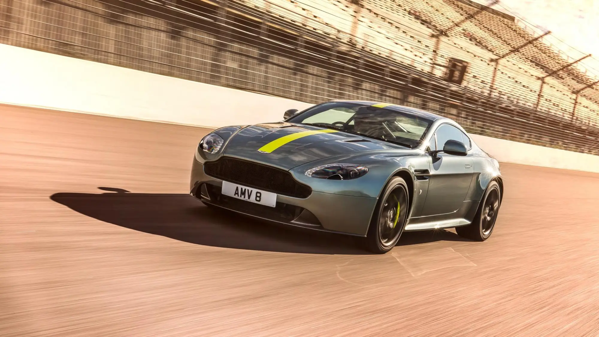 Aston Martin Vantage AMR - 6