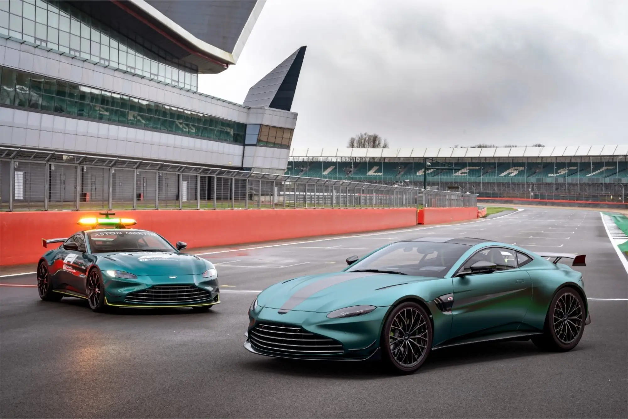 Aston Martin Vantage F1 Edition - Foto ufficiali - 8