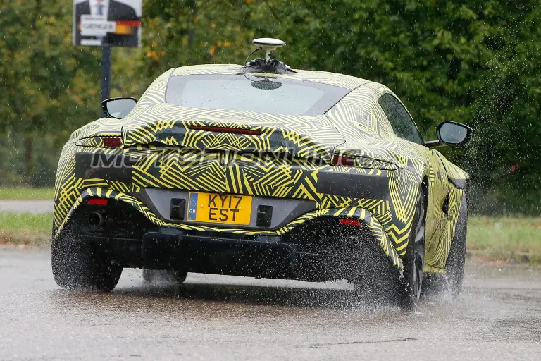 Aston Martin Vantage foto spia 5 Settembre 2017 - 6