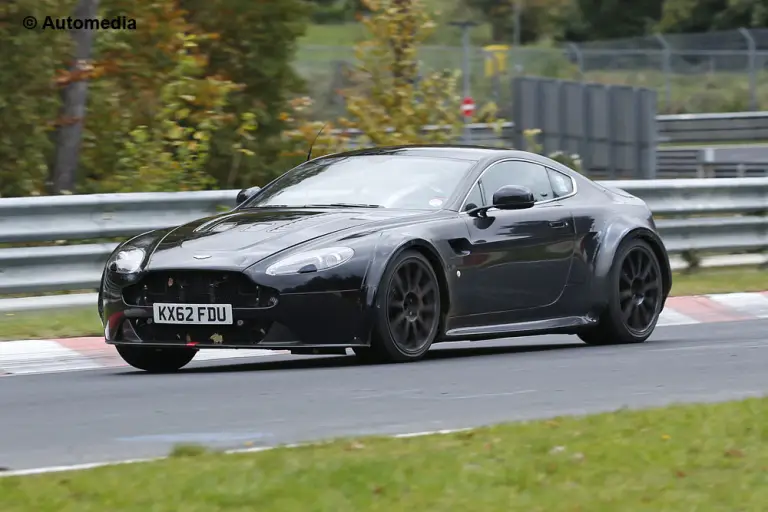 Aston Martin Vantage - foto spia (ottobre 2014) - 3
