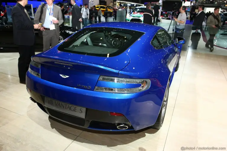 Aston Martin Vantage Ginevra 2011 - 1