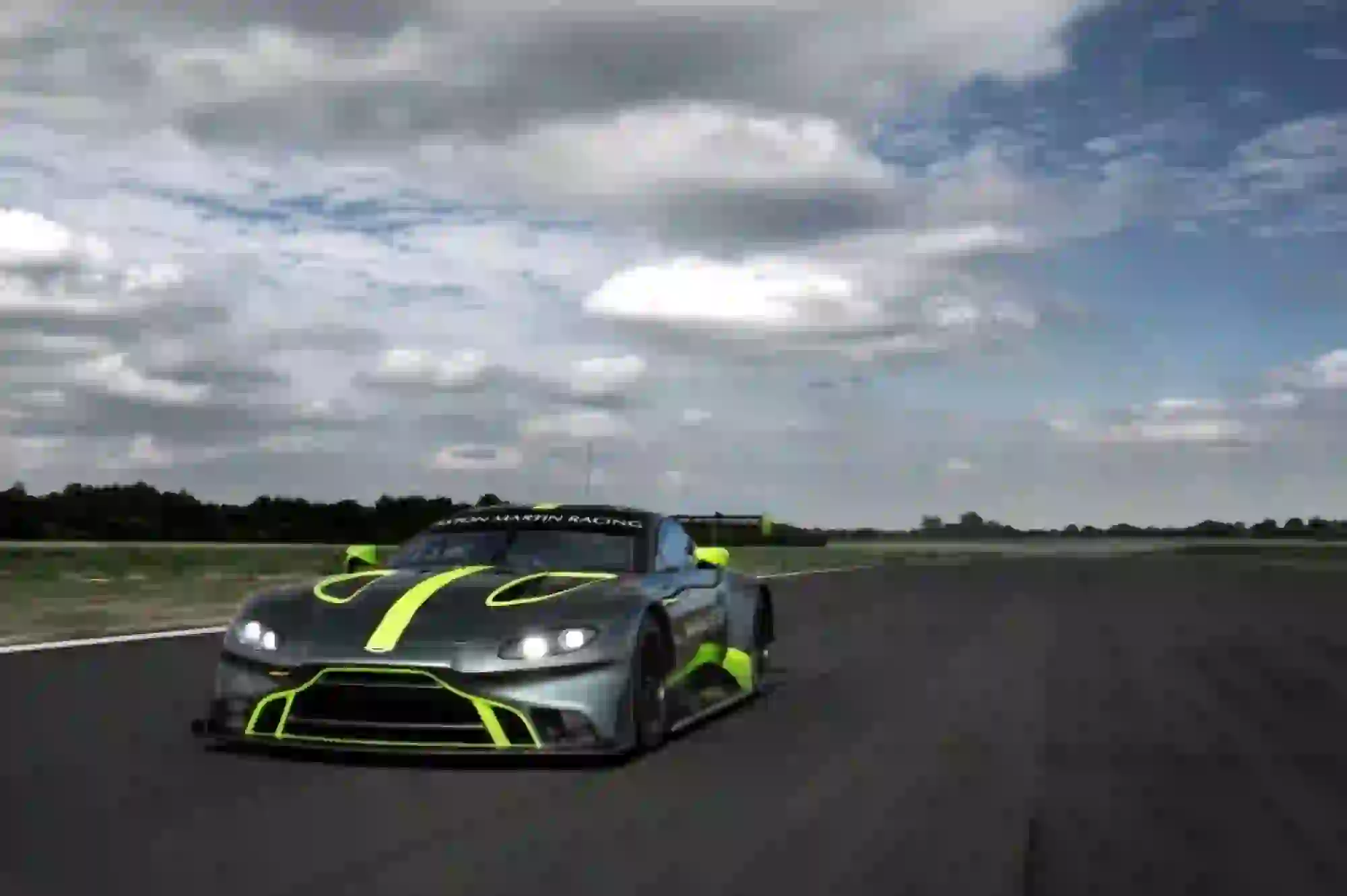 Aston Martin Vantage GT3 e GT4 2018 - 2