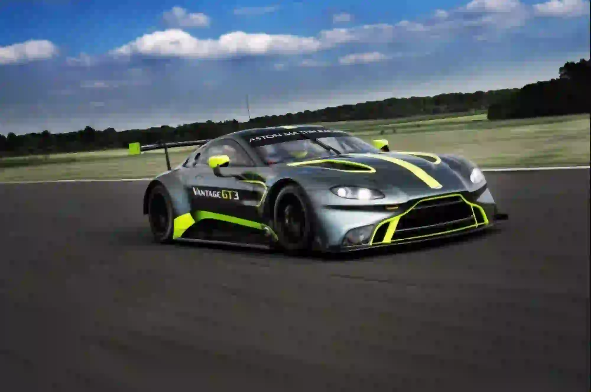 Aston Martin Vantage GT3 e GT4 2018 - 3