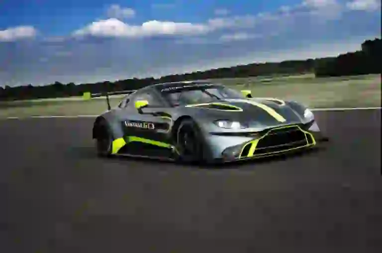 Aston Martin Vantage GT3 e GT4 2018 - 3