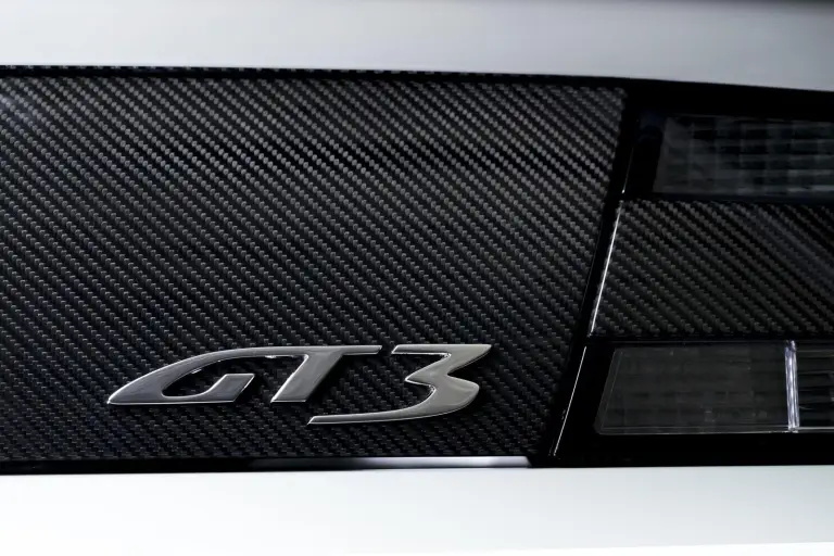 Aston Martin Vantage GT3 - 17