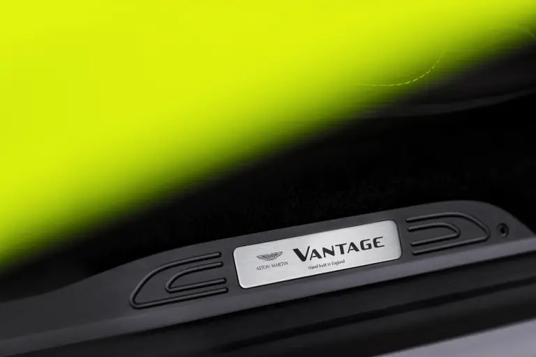 Aston Martin Vantage Novembre 2017 - 19