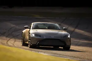 Aston Martin Vantage Novembre 2017 - 40