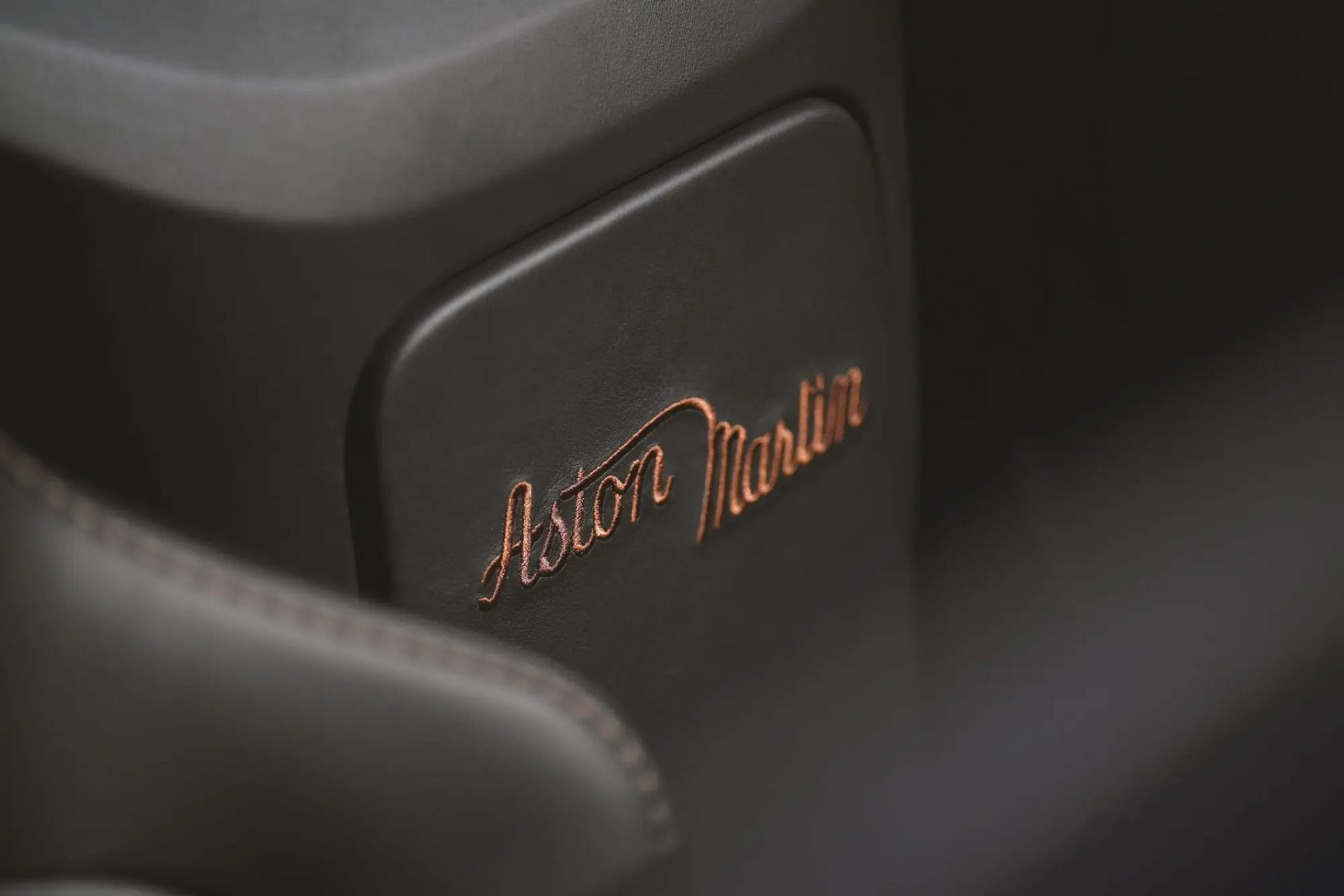 Aston Martin Vantage Roadster - Tributo A3 - 11