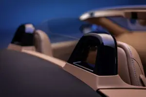Aston Martin Vantage Roadster - 11