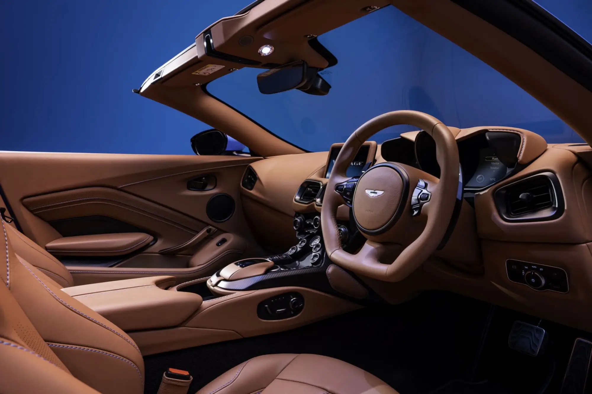 Aston Martin Vantage Roadster - 9
