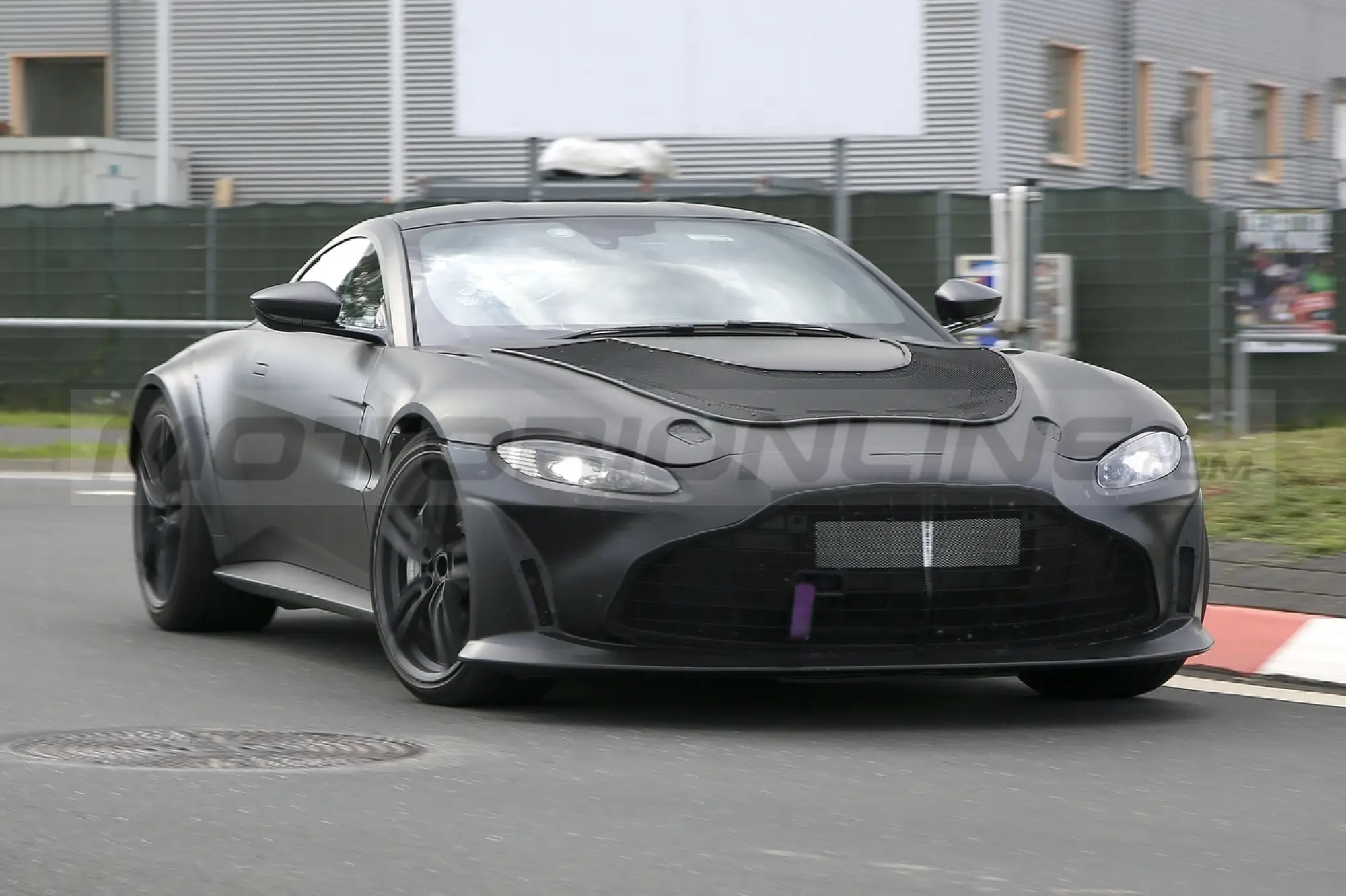 Aston Martin Vantage RS - Foto Spia 05-01-2022 - 1
