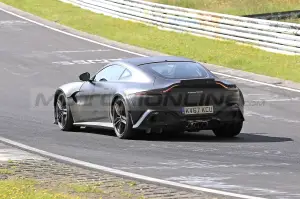 Aston Martin Vantage RS - Foto spia 24-8-2021 - 3