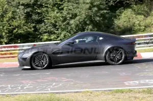 Aston Martin Vantage RS - Foto spia 24-8-2021 - 7