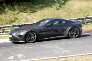 Aston Martin Vantage RS - Foto spia 24-8-2021 - 9