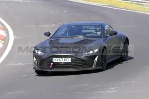 Aston Martin Vantage RS - Foto spia 24-8-2021 - 1
