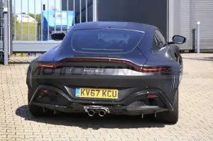 Aston Martin Vantage RS - Foto spia 24-8-2021 - 20