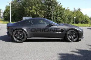 Aston Martin Vantage RS - Foto spia 24-8-2021 - 14