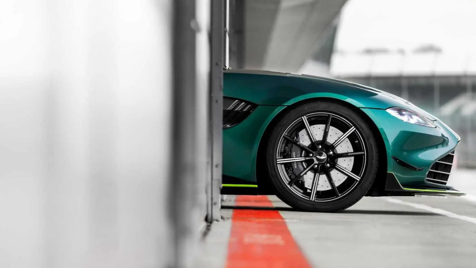 Aston Martin Vantage - Safety Car F1 - 21