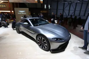 Aston Martin Vantage V8 - Salone di Ginevra 2018 - 5