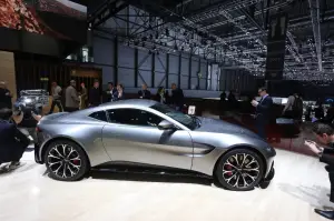 Aston Martin Vantage V8 - Salone di Ginevra 2018 - 6