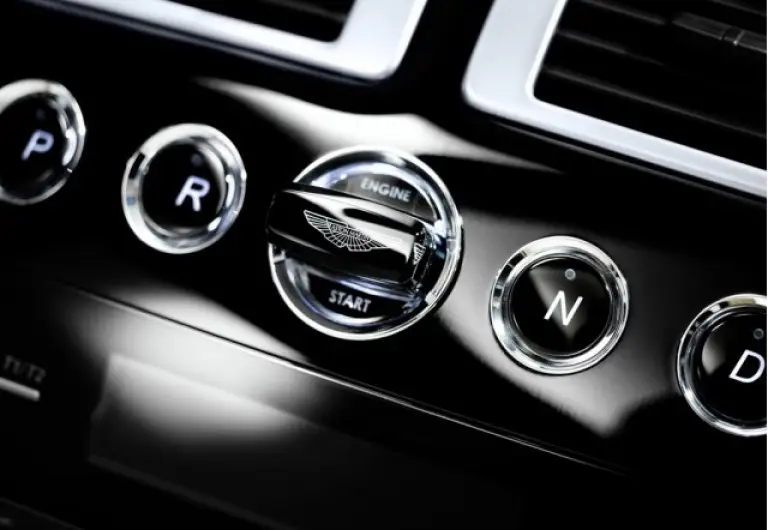 Aston Martin Virage gallery - 16