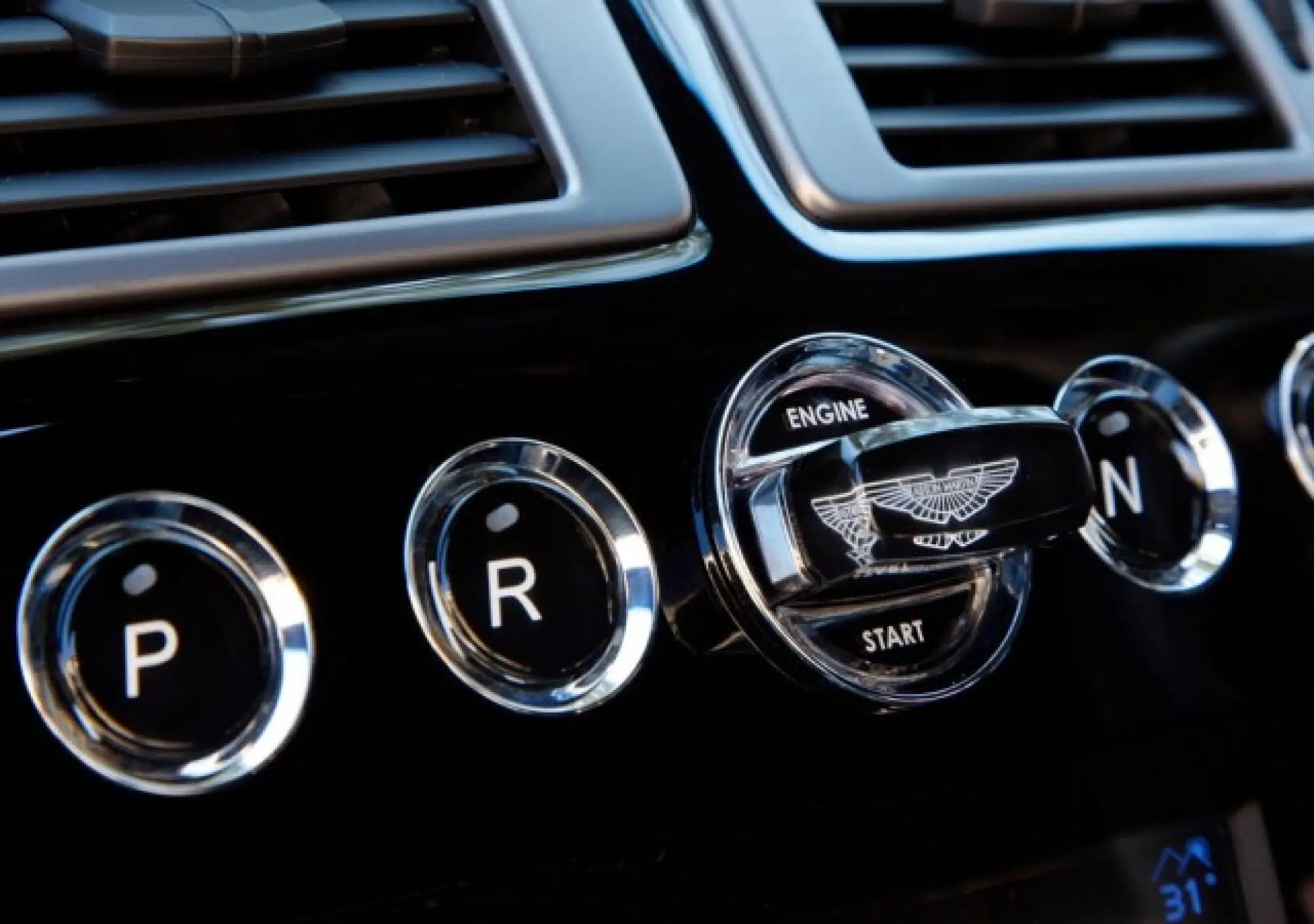 Aston Martin Virage gallery - 17