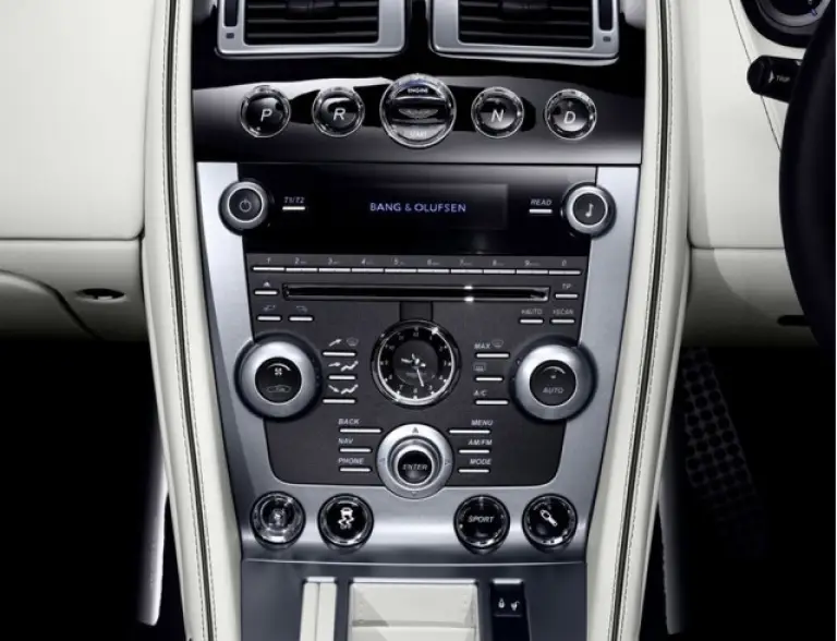 Aston Martin Virage gallery - 21