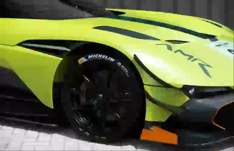 Aston Martin Vulcan AMR Pro - 11