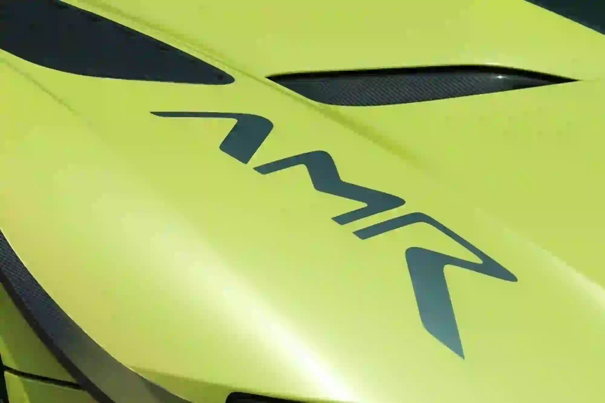 Aston Martin Vulcan AMR Pro - 13