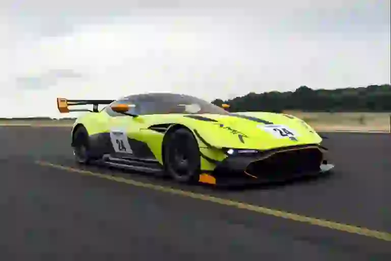 Aston Martin Vulcan AMR Pro - 14