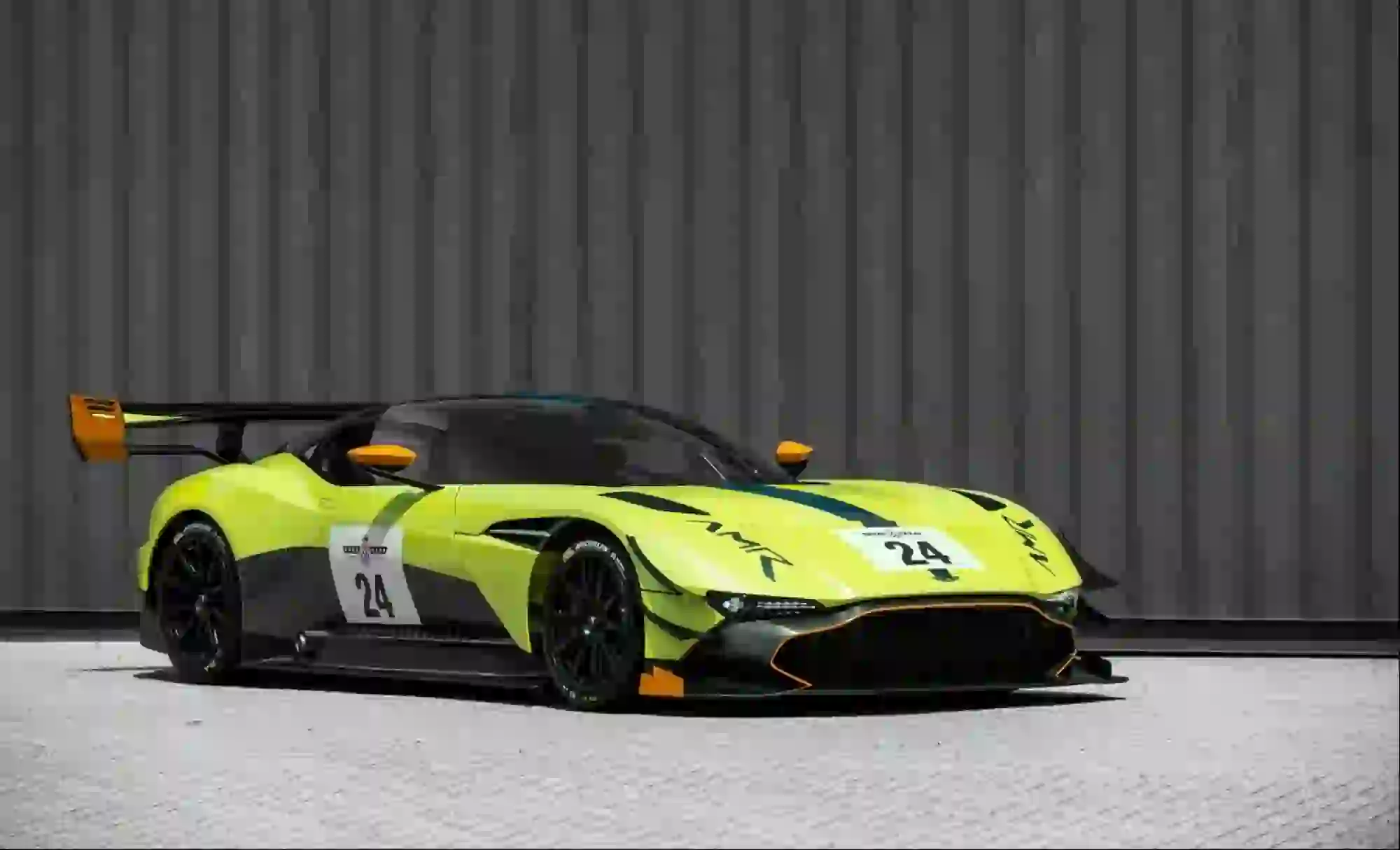 Aston Martin Vulcan AMR Pro - 2