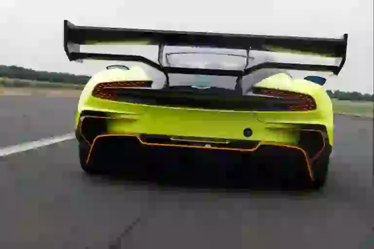 Aston Martin Vulcan AMR Pro - 5