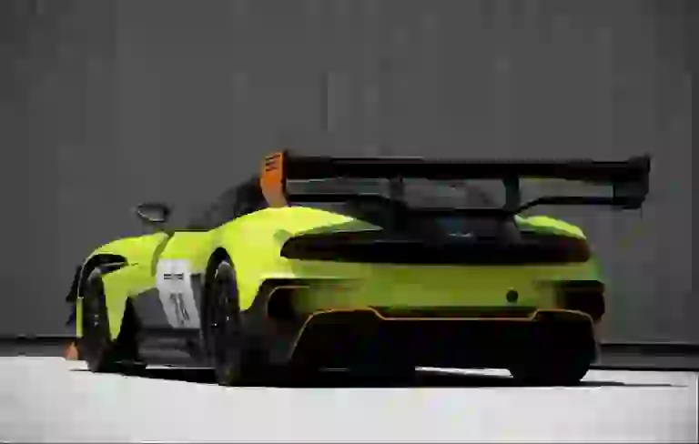 Aston Martin Vulcan AMR Pro - 8