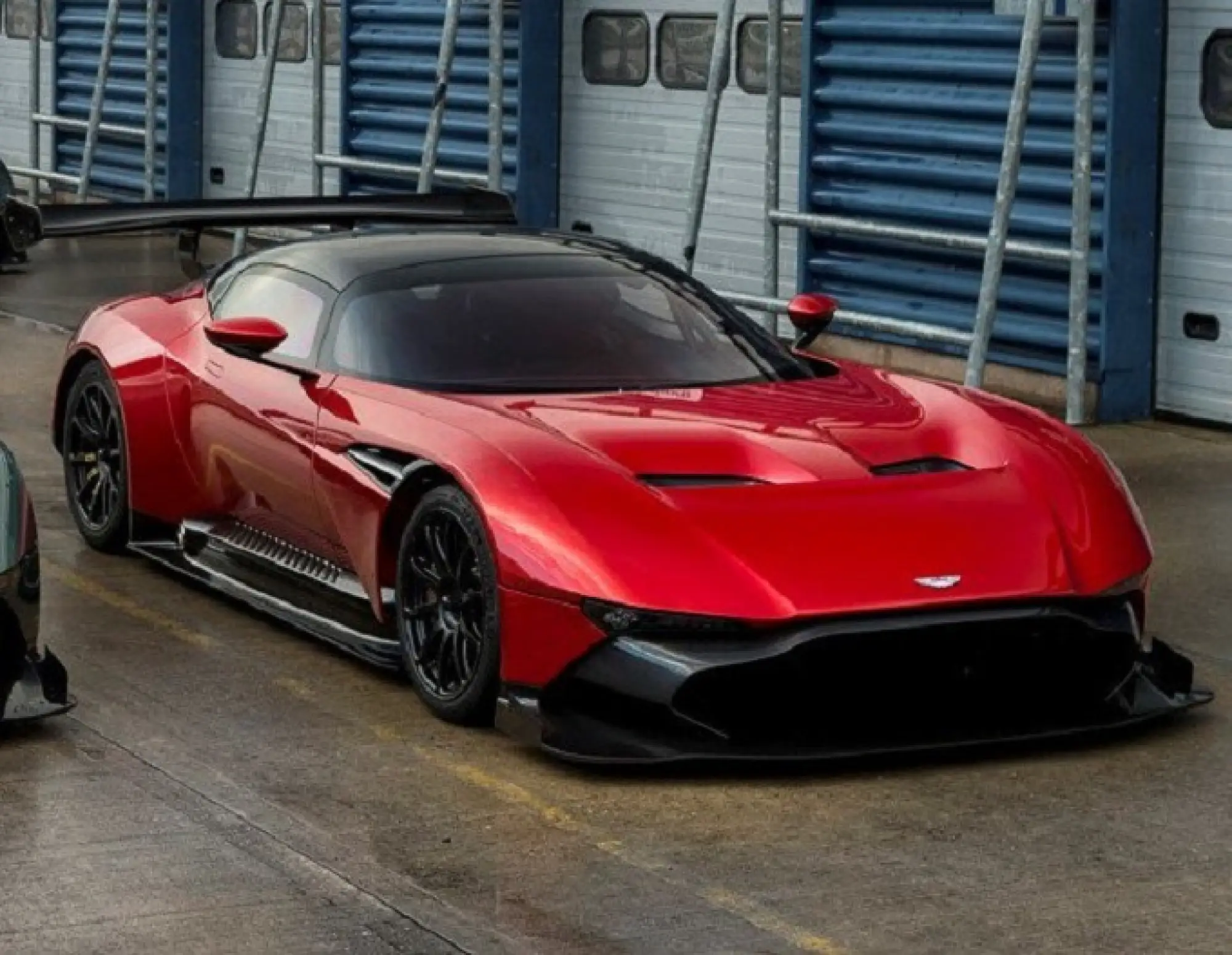 Aston Martin Vulcan - Black Friday 2015 - 1