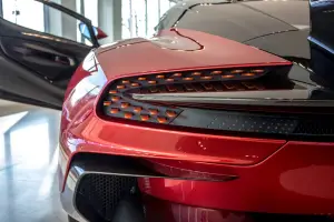 Aston Martin Vulcan rossa