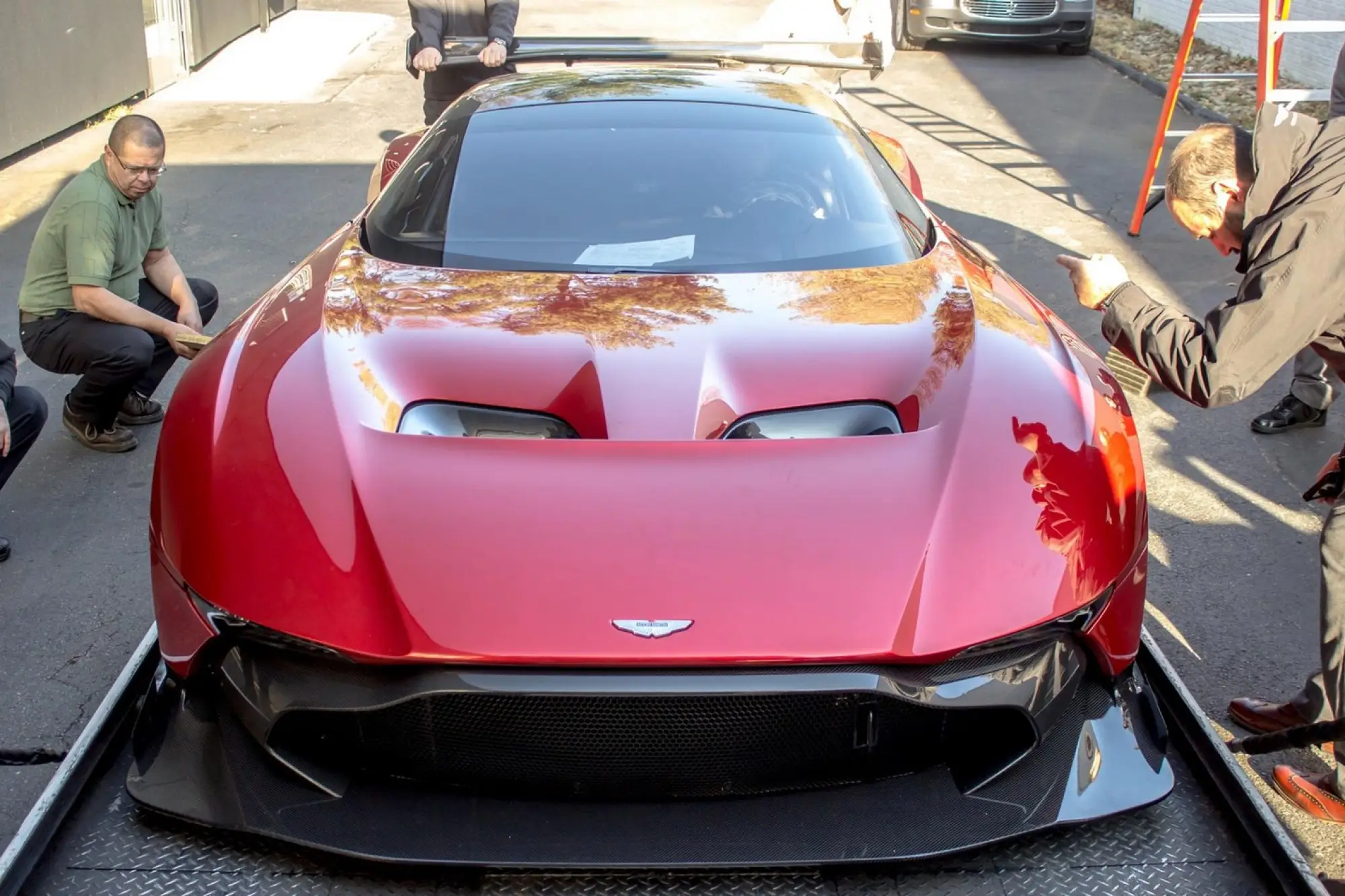 Aston Martin Vulcan rossa - 1